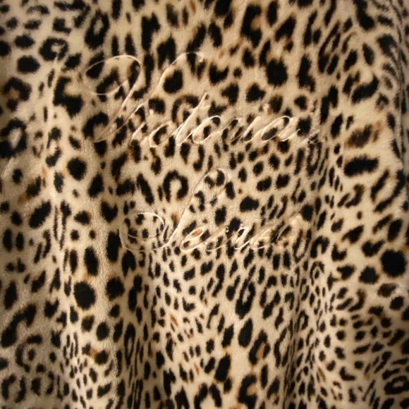 Victoria Secret Robe - Picture 2 of 4